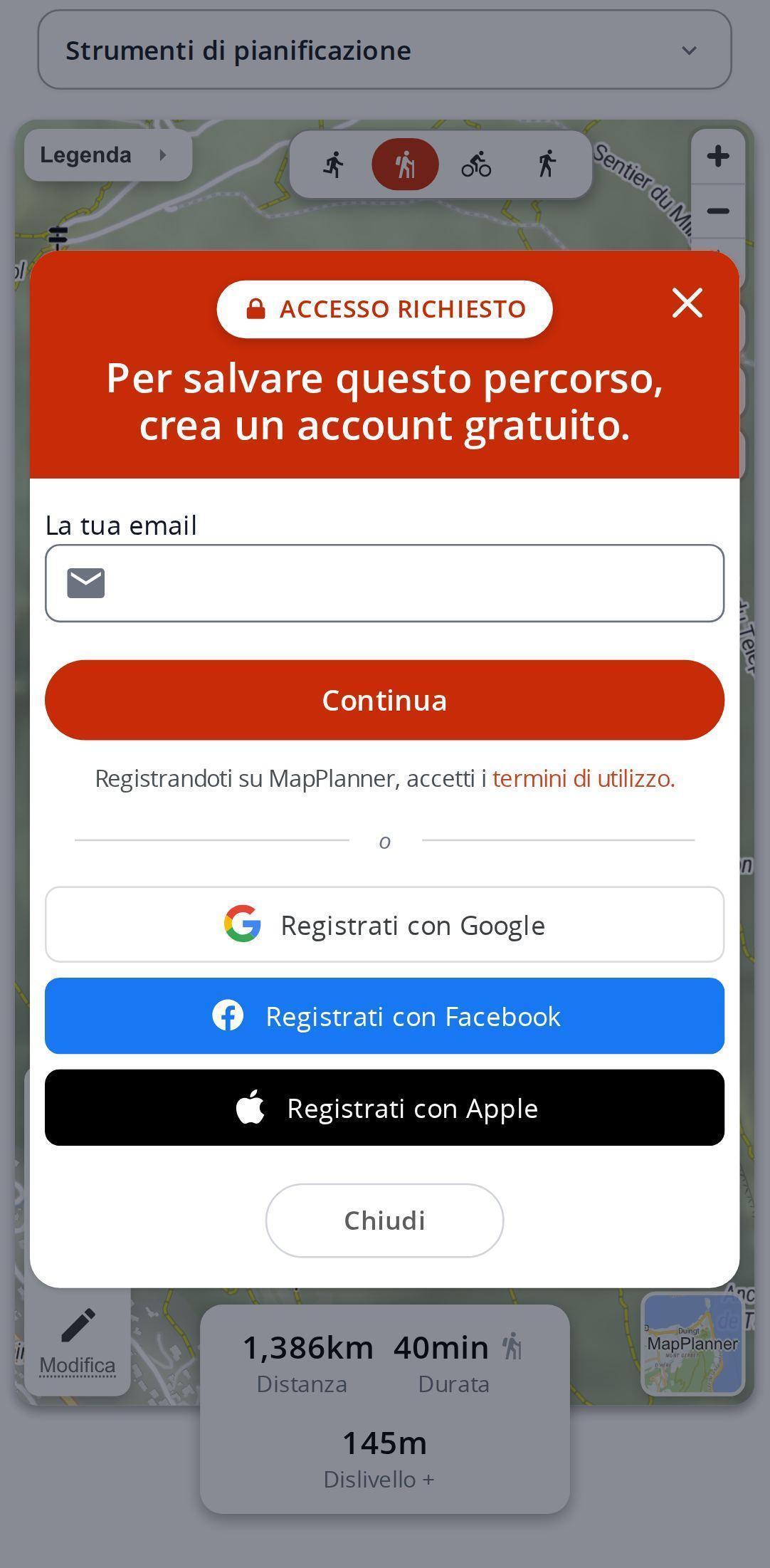 Finestra di salvataggio in MapPlanner su smartphone: campo email, pulsante per continuare e accesso con Google, Facebook o Apple sopra un percorso tracciato