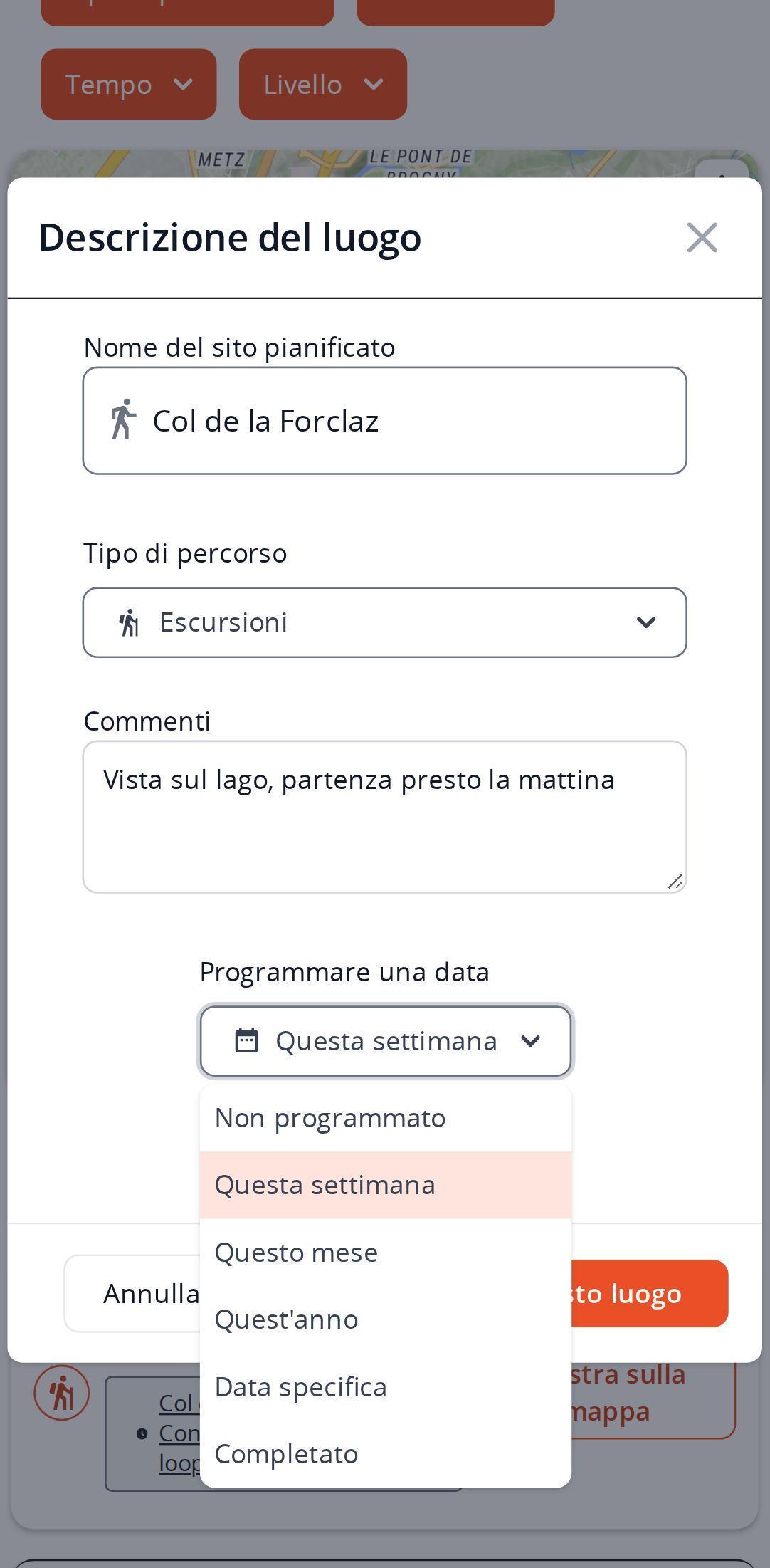 Finestra di descrizione di un luogo su smartphone in MapPlanner: nome del luogo, escursionismo come attività, una nota e il menu della data aperto su tutte le opzioni, dalla data non definita al luogo già fatto